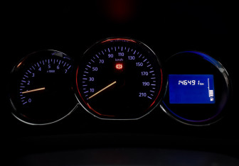 Подержанный автомобиль Renault Logan Sedan 2014 года (16 фото)