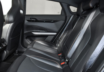 Подержанный автомобиль Changan UNI-V 2024 года (13 фото)