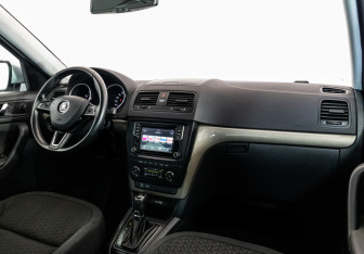 Подержанный автомобиль Skoda Yeti 2015 года (9 фото)