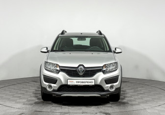 Подержанный автомобиль Renault Sandero 2018 года (2 фото)