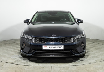 Подержанный автомобиль Kia K5 2020 года (2 фото)