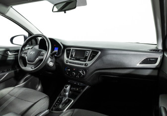 Подержанный автомобиль Hyundai Solaris Sedan 2021 года (9 фото)