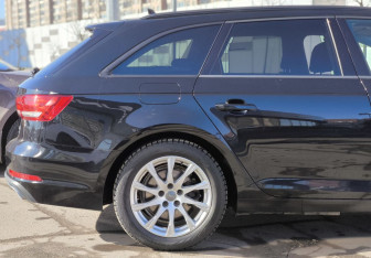 Подержанный автомобиль Audi A4 Wagon 2019 года (9 фото)