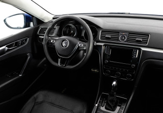 Подержанный автомобиль Volkswagen Passat Sedan 2017 года (19 фото)