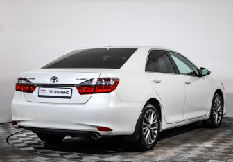 Подержанный автомобиль Toyota Camry Sedan 2017 года (5 фото)