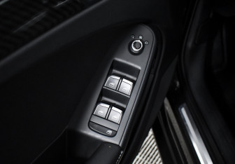 Подержанный автомобиль Audi A4 Sedan 2013 года (10 фото)