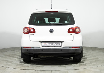 Подержанный автомобиль Volkswagen Tiguan 2010 года (6 фото)