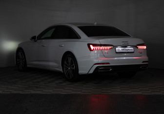 Подержанный автомобиль Audi A6 Sedan 2019 года (27 фото)