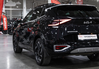 Подержанный автомобиль Kia Sportage 2022 года (10 фото)