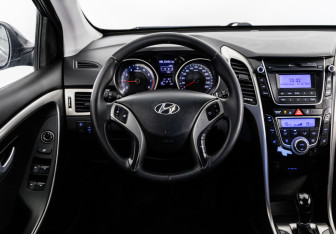 Подержанный автомобиль Hyundai i30 Hatchback 2013 года (12 фото)