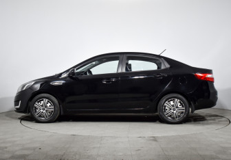 Подержанный автомобиль Kia Rio Sedan 2012 года (8 фото)