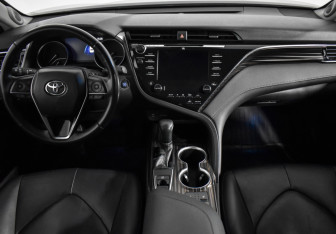 Подержанный автомобиль Toyota Camry Sedan 2020 года (15 фото)