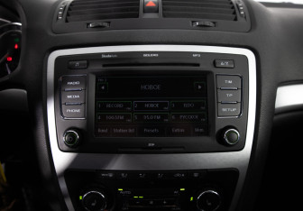 Подержанный автомобиль Skoda Octavia RS Liftback 2011 года (14 фото)