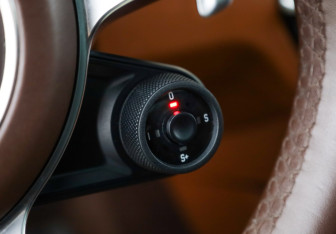 Подержанный автомобиль Porsche Cayenne 2018 года (14 фото)