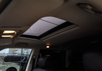 Подержанный автомобиль Infiniti QX80 2017 года (16 фото)