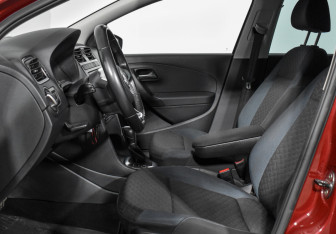 Подержанный автомобиль Volkswagen Polo Sedan 2019 года (10 фото)