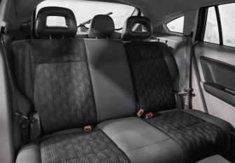 Подержанный автомобиль Dodge Caliber 2006 года (18 фото)