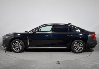 Подержанный автомобиль Hongqi H5 2023 года (8 фото)