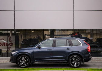 Подержанный автомобиль Volvo XC90 2020 года (9 фото)