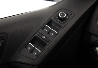 Подержанный автомобиль Volkswagen Tiguan 2013 года (18 фото)
