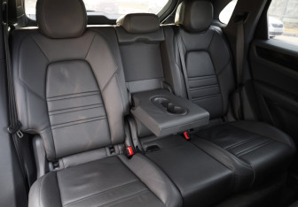 Подержанный автомобиль Porsche Cayenne 2019 года (28 фото)