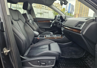 Подержанный автомобиль Audi Q5 2017 года (12 фото)