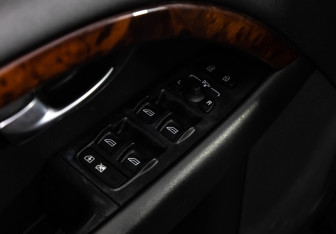 Подержанный автомобиль Volvo XC70 2007 года (15 фото)