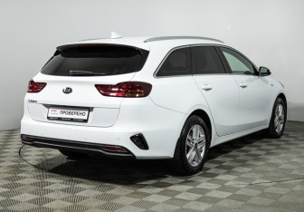 Подержанный автомобиль Kia Ceed Wagon 2019 года (5 фото)