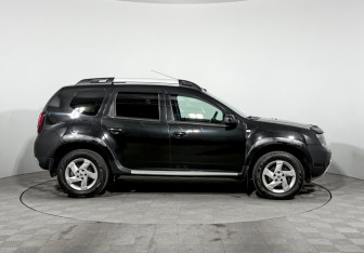 Подержанный автомобиль Renault Duster 2018 года (4 фото)