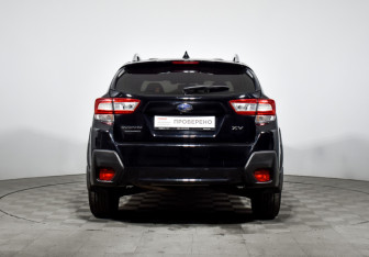 Подержанный автомобиль Subaru XV 2017 года (6 фото)