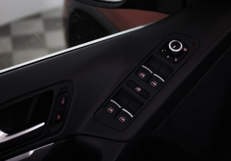 Подержанный автомобиль Volkswagen Tiguan 2013 года (11 фото)