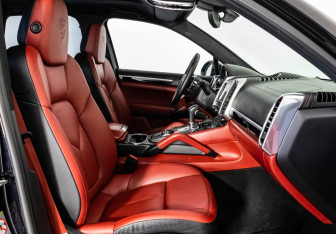 Подержанный автомобиль Porsche Cayenne 2014 года (28 фото)