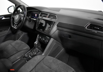 Подержанный автомобиль Volkswagen Tiguan 2020 года (20 фото)