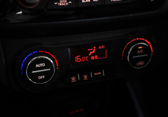 Подержанный автомобиль Kia Rio Hatchback 2014 года (12 фото)