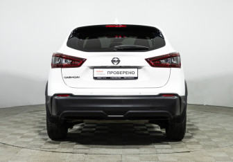 Подержанный автомобиль Nissan Qashqai 2021 года (6 фото)