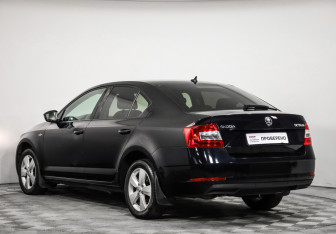 Подержанный автомобиль Skoda Octavia Liftback 2019 года (7 фото)