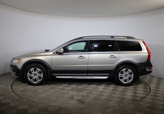 Подержанный автомобиль Volvo XC70 2012 года (8 фото)