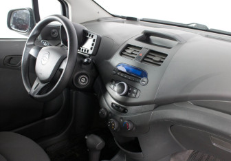 Подержанный автомобиль Chevrolet Spark 2012 года (4 фото)