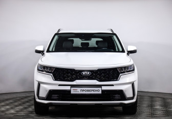 Подержанный автомобиль Kia Sorento 2021 года (2 фото)