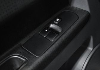 Подержанный автомобиль Mitsubishi Colt Hatchback 2007 года (10 фото)