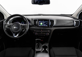 Подержанный автомобиль Kia Sportage 2016 года (10 фото)