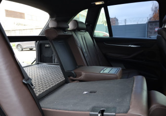 Подержанный автомобиль BMW X5 2013 года (14 фото)