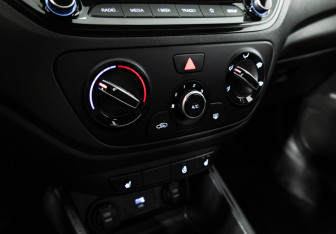 Подержанный автомобиль Hyundai Solaris Sedan 2022 года (16 фото)