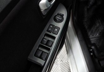 Подержанный автомобиль Kia Rio Sedan 2012 года (10 фото)