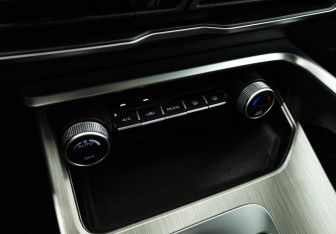 Подержанный автомобиль Geely Coolray 2023 года (19 фото)