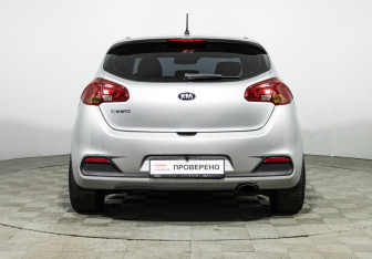 Подержанный автомобиль Kia Ceed Hatchback 2014 года (6 фото)