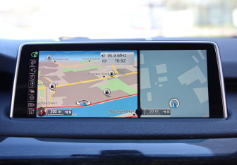 Подержанный автомобиль BMW X5 2014 года (15 фото)