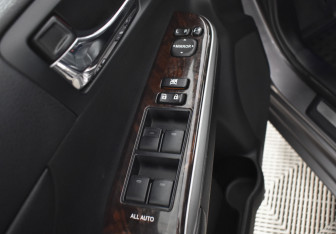 Подержанный автомобиль Toyota Camry Sedan 2016 года (20 фото)