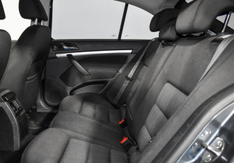 Подержанный автомобиль Skoda Octavia Liftback 2013 года (12 фото)