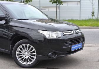 Подержанный автомобиль Mitsubishi Outlander 2013 года (7 фото)